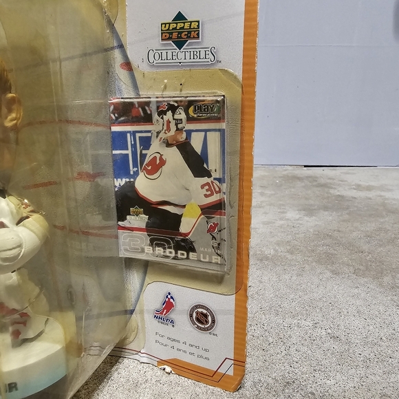 2001/2002 Upper Deck Collectibles Martin Brodeur Bobblehead - Picture 6 of 6